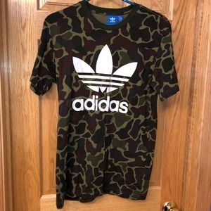 Adidas T-Shirt
